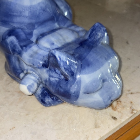 Blue sleeping cat figurine - Picture 4 of 6